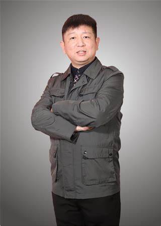 王覃刚副教授.jpg